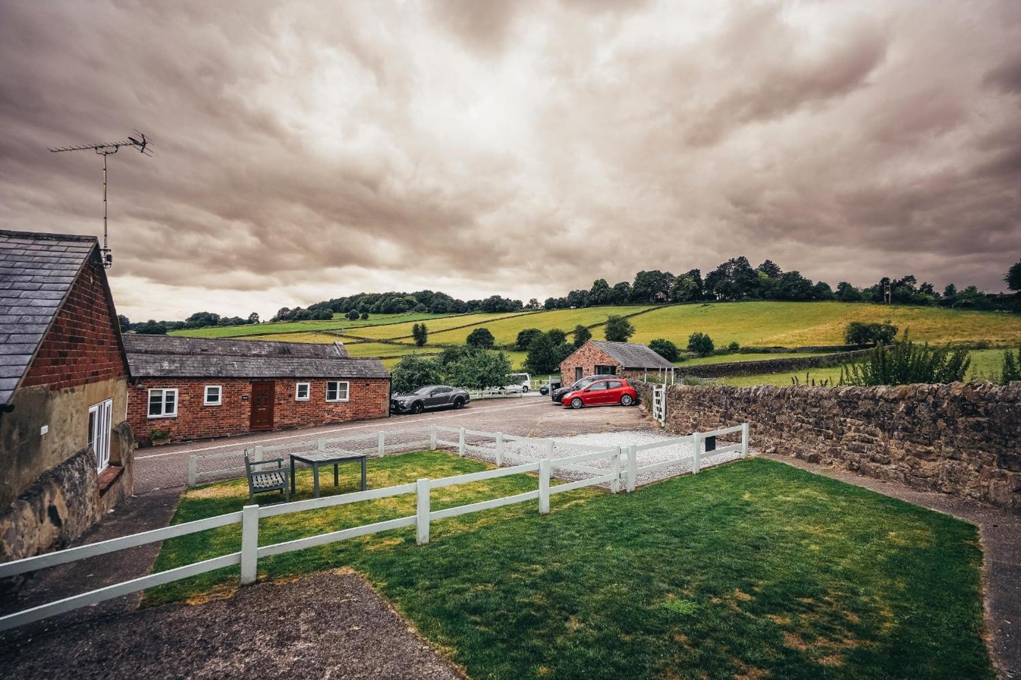 Cottages In Derbyshire, Oak Cottage Hazelwood Exteriör bild